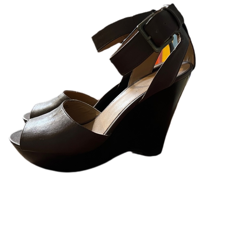 Brown Nine West wedge size 8 1/2